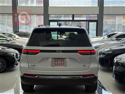 جیپ گراند شیرۆکی